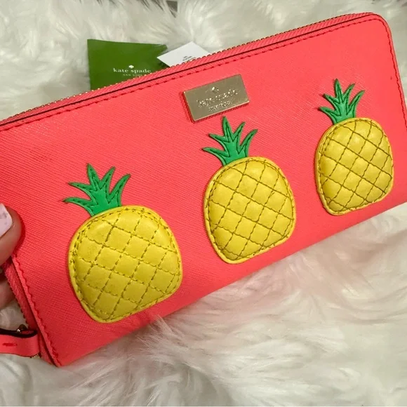 Kate Spade Coral Wallet with Pineapples RARE - Picture 2 of 8